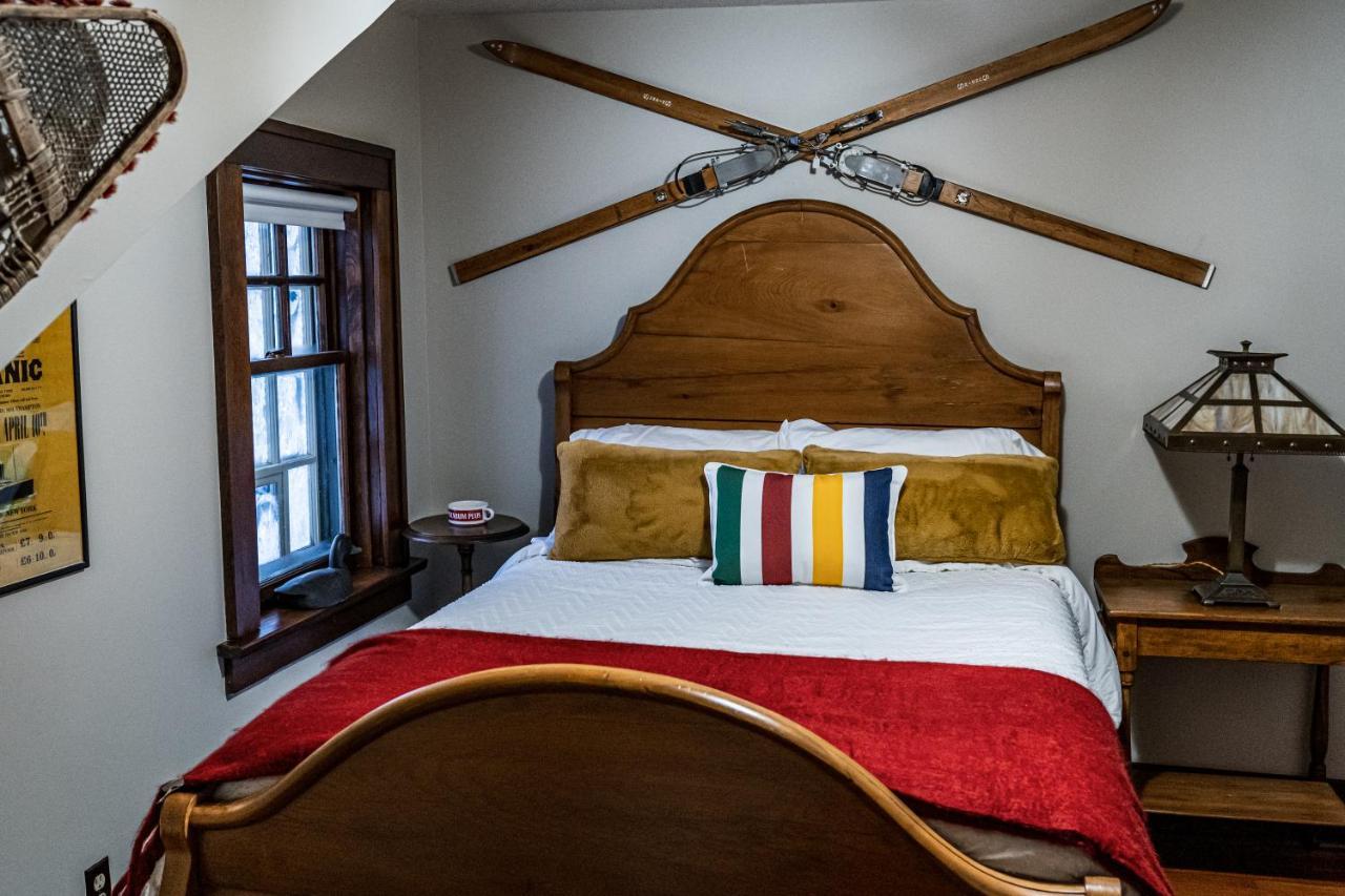 The Craftsman House Bed and Breakfast Bragg Creek Exteriör bild